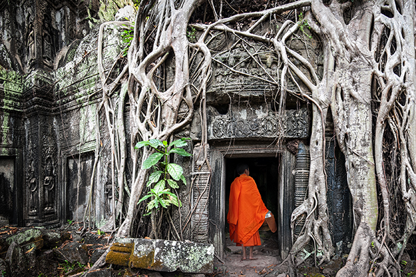 Angkor Wat monk